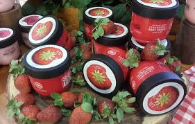 Memang bagus memberikan yogurt untuk bayi yang sudah menjangkau usia lapan bulan ke atas kerana ia mengandungi protein berkualiti tinggi, kalsium dan bakteria baik. Manfaat Body Yogurt Untuk Kulit