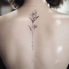 Tatouages de fleur de lys : Tatouage Fleur De Lys On Vous Dit Tout De Ses Significations