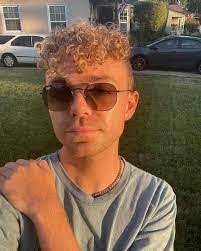 Chad Compton's Instagram, Twitter & Facebook