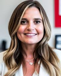 Julie Lakin's Instagram, Twitter & Facebook