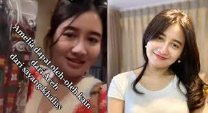 TikToker Aceh Khalis Setiawan Berikan Kain Adat Gayo untuk Artis Lia  Amelia? Nanti Akan Ku Pake