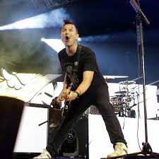 Mark took to his instagram stories and shared a brief message that detailed his journey through. Blink 182 Fans Don T Recognize The Old Space Garbage That Is Mark Hoppus