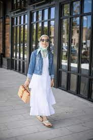 If you want a cool approach to your hijab style, then let your outfit revolve around your denim jacket. 20 Ways To Wear Hijab With Denim Jackets For A Chic Look