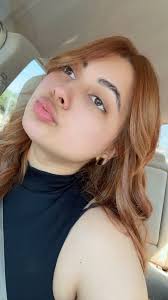 Do anyone know a good hairstylist that can do my hair like this? I already  have orange hair I just want to add blonde in the front (money piece) for  at least