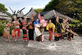 Kumpulan etnik di sabah dan sarawak. Kenapa Sarawak Ada Hari Kemerdekaan Yang Tersendiri Soscili
