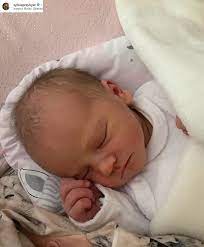 Zakochałem się w niej od razu i w momencie gdy tylko ujrzałem jej główkę to popłakałem się ze szczęścia. Sylwia Przybysz Pokazala Filmik Z Mala Pola Fani Zachwyceni Maly Kurczaczek