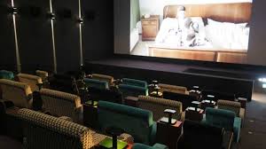 Musiker kinogänger jugendliche und busreise fans können sich freuen. Neue Konkurrenz Im Kinomarkt Moderner Kino Komplex In Spreitenbach Buhlt Um Kundschaft News Srf