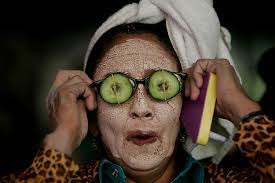 Lisa Krantz's Instagram, Twitter & Facebook