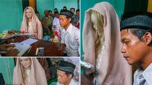 Ku intai cinta dalam rahsia jeslina hashim. Kisah Cinta Antar Benua Nur Khamid Dan Polly Alexandria Robinson Berlanjut Polly Pulang Kampung Halaman All Tribun Jogja