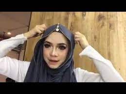 Ngarut tudung nora danish ni pehal buat shawl ada zip kat tgh ni. Tudung Zip Nora Danish Bakal Hurm Youtube