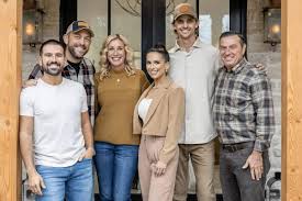 Dan + Shay's Shay Mooney Surprises Sister Gabrielle With Dream Home  Renovation After Near-Death Scare