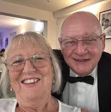 Can anyone advise lovely 4ply pattern for blankets for babies born  sleeping, have lovely delicate colours. Thank you