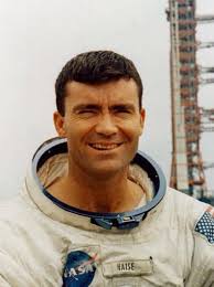 Astronauts and vintage aircraft event in April and May 2025