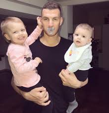Enjoy the videos and music you love, upload original content, and share it all with friends, family, and the world on youtube. Edin Dzeko 9 Fans On Twitter Daddy S Family Edin With Una And Dani Dzeko Eddzeko Family Forzaroma Una Dani
