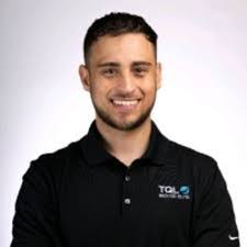 Fernando Quinones's Instagram, Twitter & Facebook