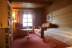 Jun 07, 2021 · die alte große, alte salzstraße gibt es mindestens seit dem jahr 800, seit 1711 befuhren die straße neben fuhrwerken auch die postkutschen von thurn und taxis mit briefen, personen und gepäck. Hotel Gasthof Alte Post Bewertungen Fotos Preisvergleich Holzkirchen Tripadvisor