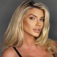 Ashley Wingate's Instagram, Twitter & Facebook