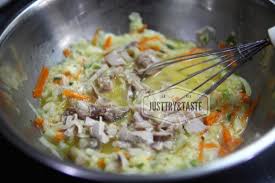 Resep telur dadar sudah menjadi bagian dari masakan sederhana sehari hari di rumah sedangkan resep fuyunghai biasa dijadikan sebagai menu sajian sedap di sebuah restaurant. Resep Fu Yung Hai Just Try Taste