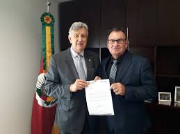 Com um total de bens declarados em r$ 1.841.261,75, o deputado luis carlos heinze informou à justiça. Prefeito Odir Visita Senador Luis Carlos Heinze Ernestina Prefeitura Municipal