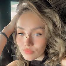 Alexas Thomas updated her profile picture.