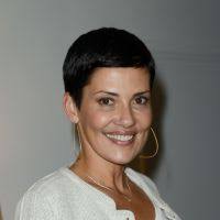 Voix off des reines du shopping. Les Reines Du Shopping La Voix Off Obsedee Par Le Decollete D Une Candidate Purebreak