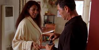 Writer and director quentin tarantino adapts elmore leonard's bestseller rum punch in a stylish homage to 1970s exploitation movies with six players on the trail of a half million dollars in cash. Jackie Brown Highlightzone