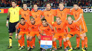 Dutchy is de mascotte en allergrootste fan van het nederlands elftal. Zo Vergaat Het De Wk Finalisten Van 2010 Tegenwoordig Rtl Nieuws