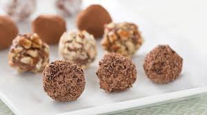 Truffes Au Chocolat Faciles Au Thermomix Le Dessert De Noel Recette Truffes Au Chocolat Recette Truffe Chocolat Chocolat