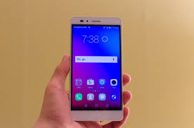 2gb ram, 16gb internal storage, up to 128gb sd storage. Hands On With The Huawei Honor 5x
