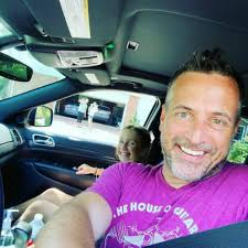 Honey, you're looking at my post, and you can't even say hi to me or you  don't love me anymore 💔it's Bret Michaels i love you ♥️.