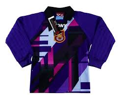 Gunners bidding to close the gap to the top six in london derby showdown with top four hopefuls. West Ham 1997 98 Gk Kit