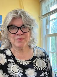 Wear black clothing and Ukrainian symbolics to the rally