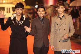 ★男孩樣本 第四款 迷 < 炎亞綸 > 文化大學新聞系資優生，頭腦聰明，擁有猶如漫畫美形男的外表，一個眼神就能擄獲你的心。 å'Œé£›è¼ªæµ·èªªè©±æ²'äººç† ç‚Žäºžç¶¸è©¦éŽç•¶æœ‹å‹å¾ˆå—å‚· åƒæ'žç‰† Ettodayæ˜Ÿå…‰é›² Ettodayæ–°èžé›²