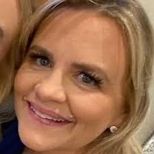 Kristin Couch's Instagram, Twitter & Facebook