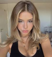 Ella Burr (ellacburr)