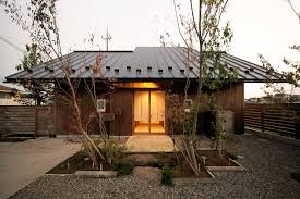 Japanese houses are notorious for being small, but many seem to be filled with many household goods. Houzz Tour A Classic Japanese House Built With Summer In Mind