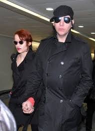Rose mcgowan and dita von teese, former romantic partners of marilyn manson, have come out in support of the five women who have accused manson of sexual, emotional and physical abuse.however, we have yet to hear from manson's current wife, lindsay usich, who metal artist otep shamaya says called her home regularly to vent about abuse she suffered at the hands of manson. Marilyan And Lindsay Usich Manson His Girlfriend 3 Manson Marilyn Manson Cute Photos