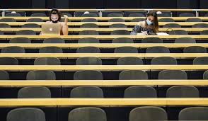 Il prend ses décisions collégialement. 1l 1ameqmytqkm