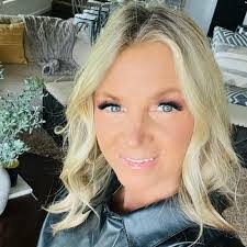 Vickie Speakman's Instagram, Twitter & Facebook