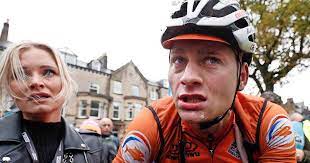 In de eerste ronde na de start zette de wereldkampioen even aan; Mathieu Van Der Poel Fan Van Justin Bieber Echt Waar