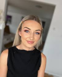 Had my first full Saturday in studio this past weekend 🥹 Was so fun being  in a new space and getting used to the set up/lighting, I'm so picky with  lighting for