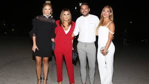 Ο απόστολος γκλέτσος, βρέθηκε το βράδυ της τετάρτης 14 οκτωβρίου, καλεσμένος στο direct του τάκη χατζή, και μεταξύ άλλων μίλησε και για τη δήλωση που είχε κάνει προ καιρού σχετικά με το. Koinh Emfanish Prwhn Zeygarioy Sthn Paroysiash Toy Alpha Star Gr