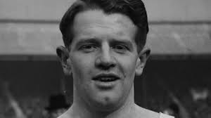 Sir Chris Chataway: Former British 5,000m world record holder dies