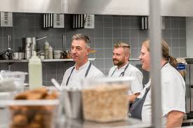 With moving content as our main core, we add key services with the purpose to provide a valuable and uniform 360° identity for our clients and their brand positioning. Tareq Taylor En Av Gastkockarna Som Besoker Restaurang Ekbacken Picture Of Restaurang Ekbacken Hedekas Tripadvisor