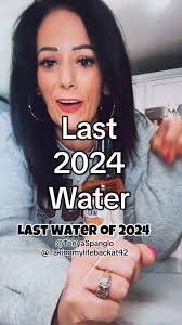 Last WATERRRRR of 2024! #fyp #water #drinkwater #flavoredwater #recipe  #happynewyear #2024 #drinks #2025 @Skinny Mixes @Singles To Go