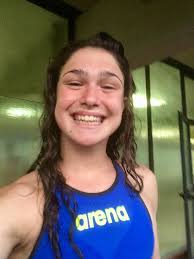 She competed in the women's 50 metre breaststroke at the 2019 world aquatics championships, winning the silver medal, at the age of 14. Nuoto A Budapest Super Pilato Nei 50 Rana E Record Europeo Stato Quotidiano