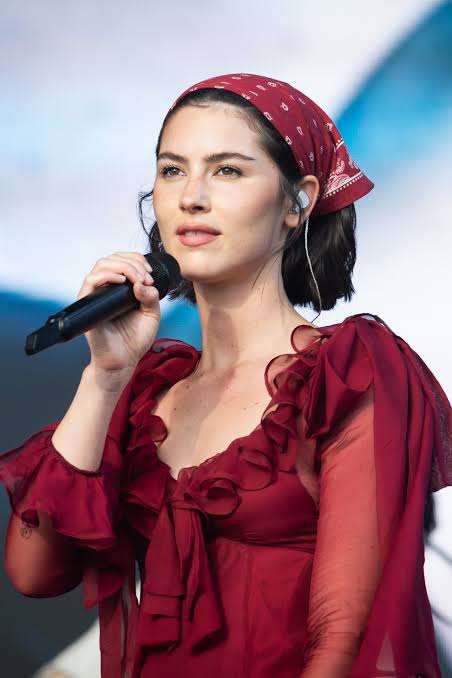 Inside Gracie Abrams's “Insane and Special” First Glastonbury | Vogue