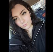 Why are the Sims making unhealthy cakes?