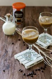 Recette De Cocktail Hivernal Au Cafe Rhum Et Creme Recettes Faciles Recette Pas Cher Recettes Rapides Par Stella Cuisine Recette Rhum Recette Cocktail Cocktail Rhum