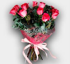 Y de suaves notas perfumados. Ramo 12 Rosas Mil Rosas Bilbao Tu Floristeria Online